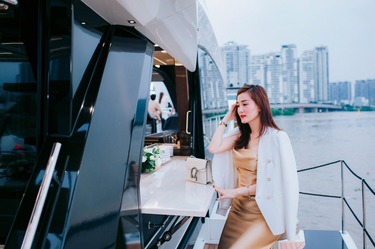 Nhà hàng 5 sao cao cấp, món ăn giàu dinh dưỡng, trang trí đẹp mắt